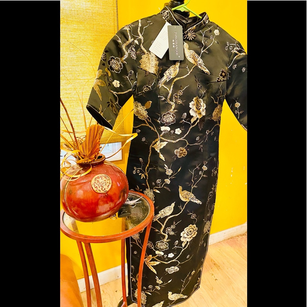 Tongshanggie Women's Black/Gold Dress (size XL)